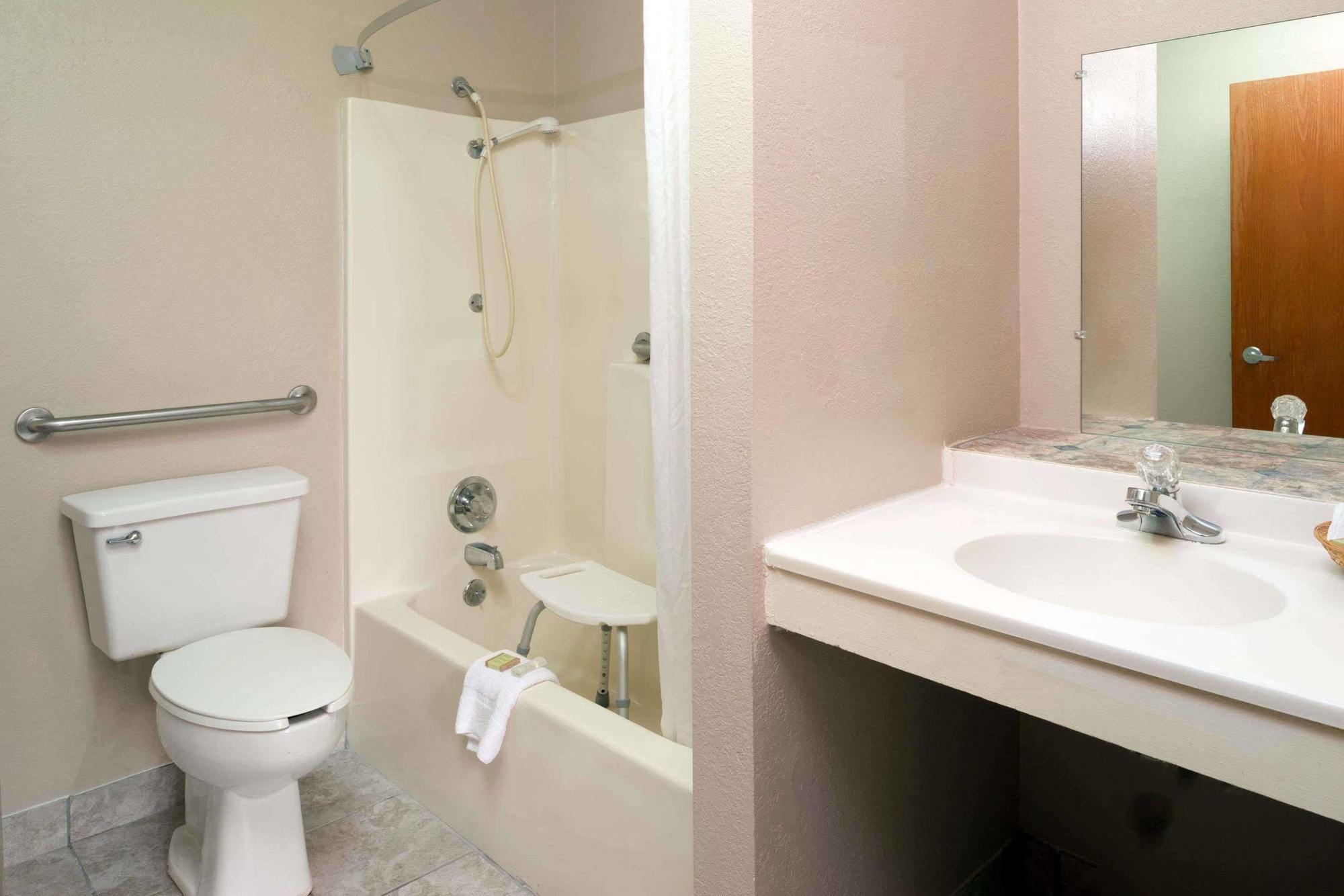 Hotel Super 8 By Wyndham Omaha Ne Zewnętrze zdjęcie